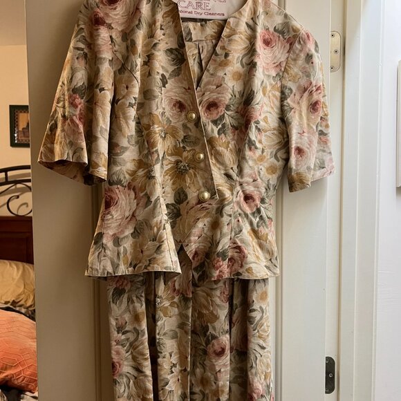 Two piece floral peplum dress - Picture 2 of 4